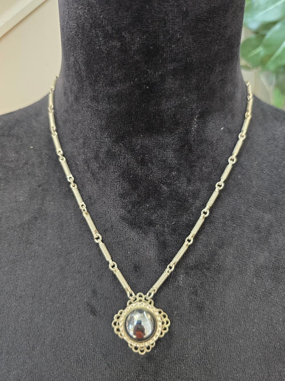 Hobe Antique Silver Tone Round Pendant Necklace Vintage Style